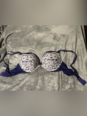 Victoria's Secret Navy and White Lace Push-Up Bra